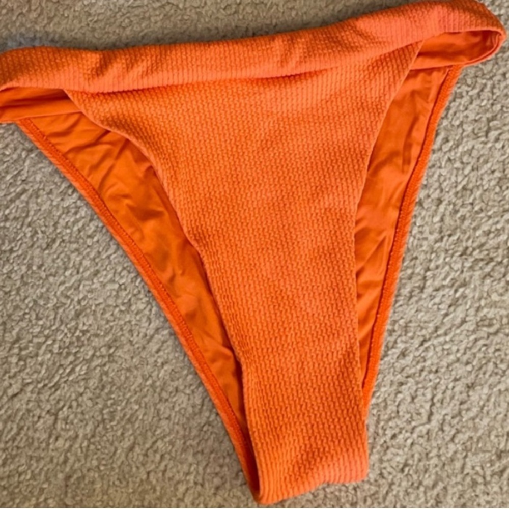 Monday Swimwear Argentina Bottom Size L, Cantaloupe Crinkle